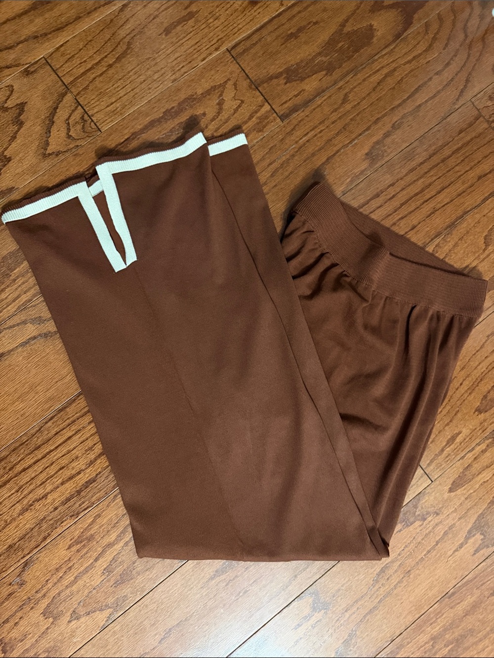 Brown wide-leg knit lounge high wasted pants with contrasting white side slits M